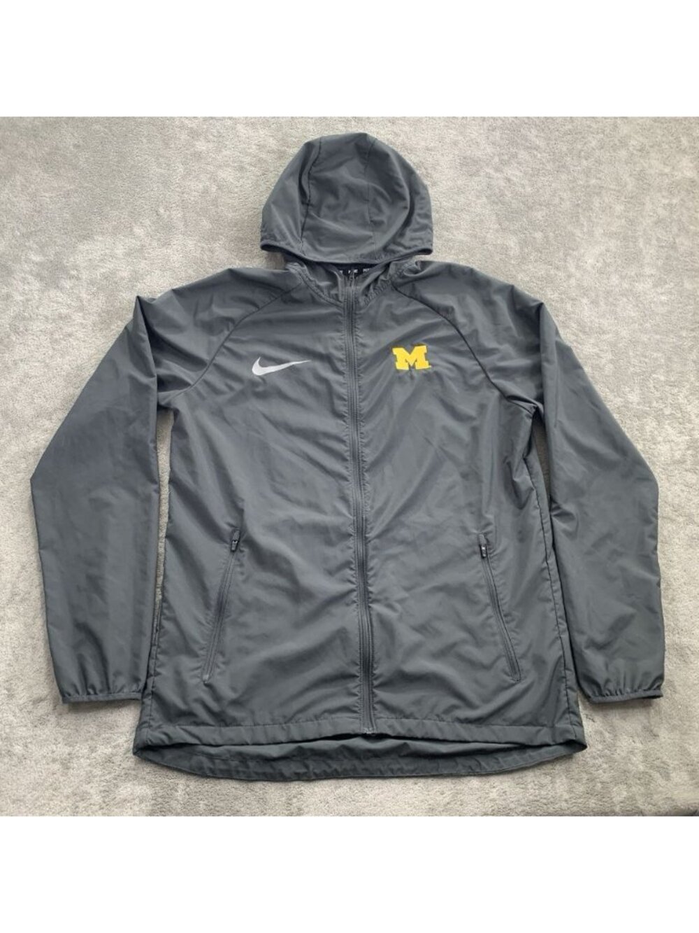 Nike Essential Jacket Mens Medium Michigan Wolverines Windbreaker Gray College